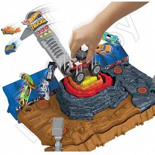 Игровой набор Hot Wheels Невероятное автокрушение (HNB96)