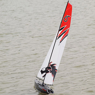 Радиоуправляемая яхта Joysway Dragon Force 8805