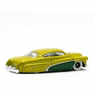 Машинка Hot Wheels Базовой коллекции Hirohata Merc 143/250 (5785 HTD66) mainline 2024