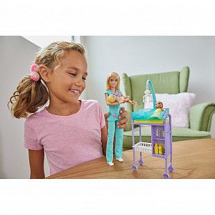 Набор игровой Barbie Любимая профессия Детский доктор Блондинка (DHB63 GKH23)