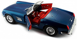 Модель автомобиля Bburago Феррари 250 GT Калифорния 18-26020