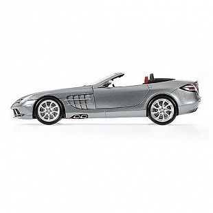 Коллекционная машина Bburago 1:32 Mercedes SLR McLaren (18-42014) silver
