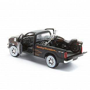Масштабная модель автомобиля Maisto 1:24 HD Форд F-350 Супердьюти пикап (1999) с мотоциклом  (32181) black/orange