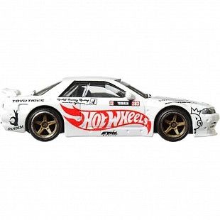 Машинка Hot Wheels Premium Nissan Skyline GT-R (R32) Pandem (FPY86 HTW68)