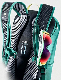 Рюкзак Deuter Race 3207018-2231 alpinegreen/forest (2021)