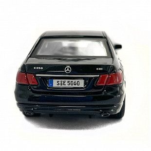 Машинка инерционная Maisto 1:40 Mercedes-Benz E-Class (21001)