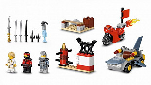 Конструктор LEGO Лего Нападение акулы 10739