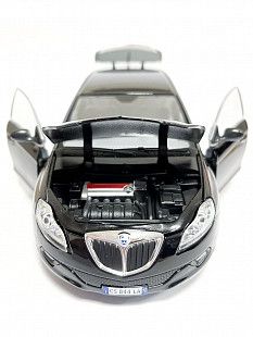 Машинка Bburago 1:24 Lancia New Delta HPE (18-21068) black