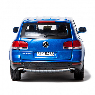 Коллекционная машина Bburago 1:18 Volkswagen Touareg (18-12002) blue