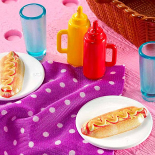 Игровой набор Barbie Стол для пикника FXG37 FXG40