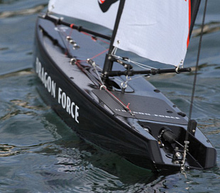 Радиоуправляемая яхта Joysway Dragon Force 8805