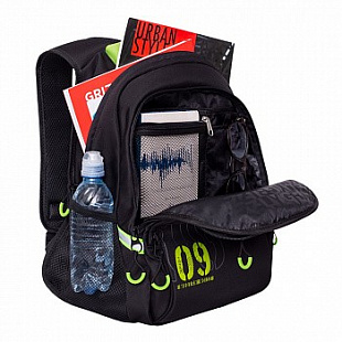 Рюкзак школьный GRIZZLY RB-050-2 /1 black/light green