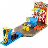 Игровой набор Hot Wheels Монстр Трак Приключения на станции HFB12