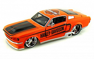 Масштабная модель автомобиля Maisto 1:24 HD - Форд Мустанг GT (1967) (32168) (в ассортименте)