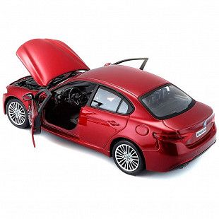 Коллекционная машина Bburago 1:24 Alfa Romeo Giulia (18-21080) в асс.