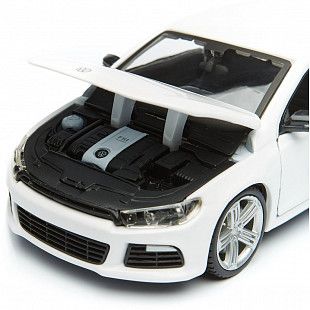 Коллекционная машина Bburago 1:24 Volkswagen Scirocco R (18-21060) white