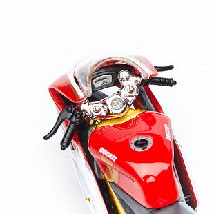Масштабная модель мотоцикла Maisto 1:18 Ducati 1098S Tricolore (39300)