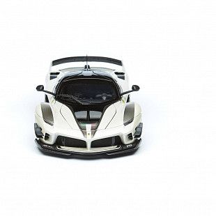 Коллекционная машина Bburago 1:18 Ferrari FXX-K Evo (18-16012) silver