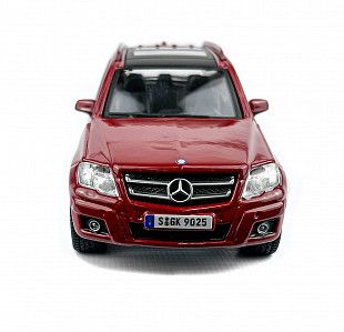 Коллекционная машина Bburago 1:32 Mercedes-Benz GLK-Class (18-43016) red