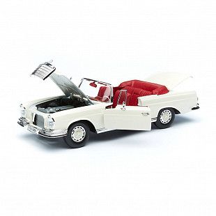 Масштабная модель автомобиля Maisto 1:18 Мерседес Бенц 280SE кабриолет (31811) white