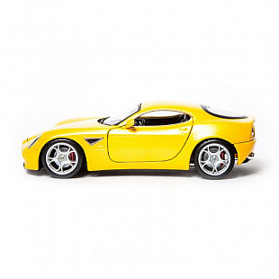 Коллекционная машина Bburago 1:18 Alfa Romeo 8C (18-12077) в асс.