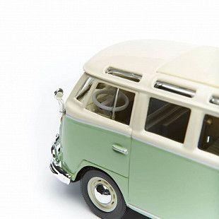 Масштабная модель автомобиля Maisto 1:25 Фольксваген Самба (31956) green/beige