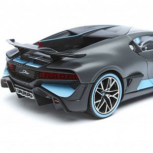 Машинка Bburago 1:18 Bugatti Divo (18-11045) grey